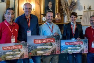 Le prix Digitourism 2024 a été remis par le conseiller d'Etat Christophe Darbellay à Arolla
